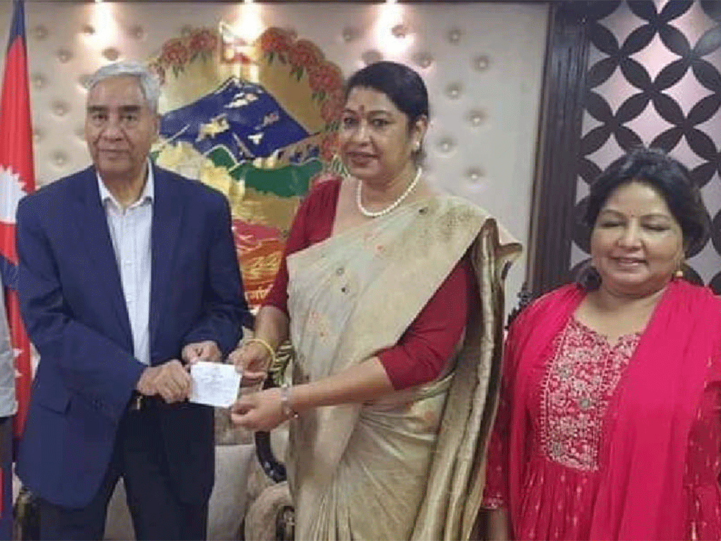 लोसपा नेतृ चन्दा चौधरी काँग्रेसमा, देउवा र आरजुले गरे स्वागत | प्रशासन